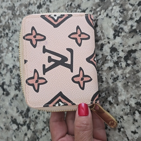 Louis Vuitton Wallet design for credit card - Picture 7 of 7